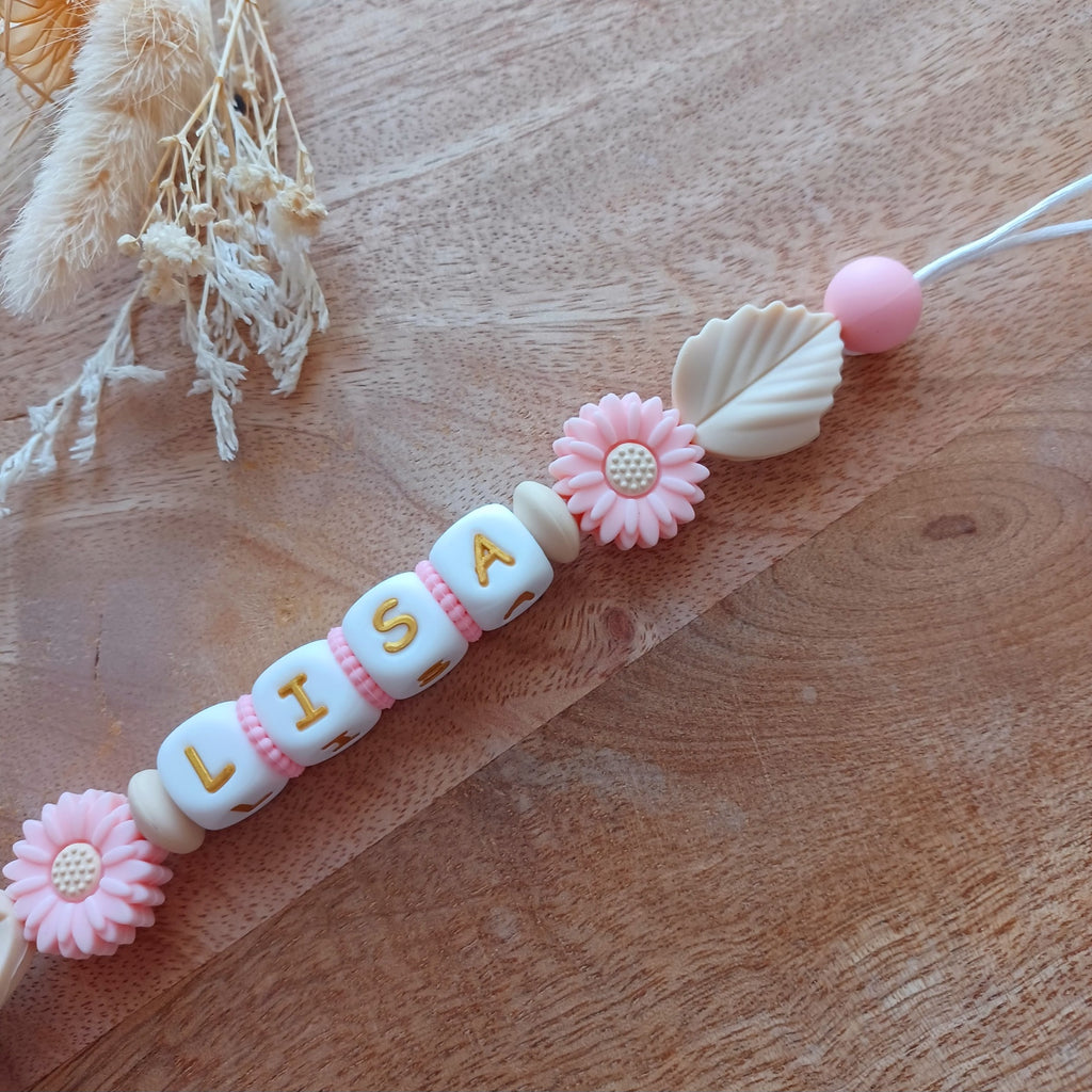 Attache tétine silicone perles imprimées, cadeau naissance, cœur beige.