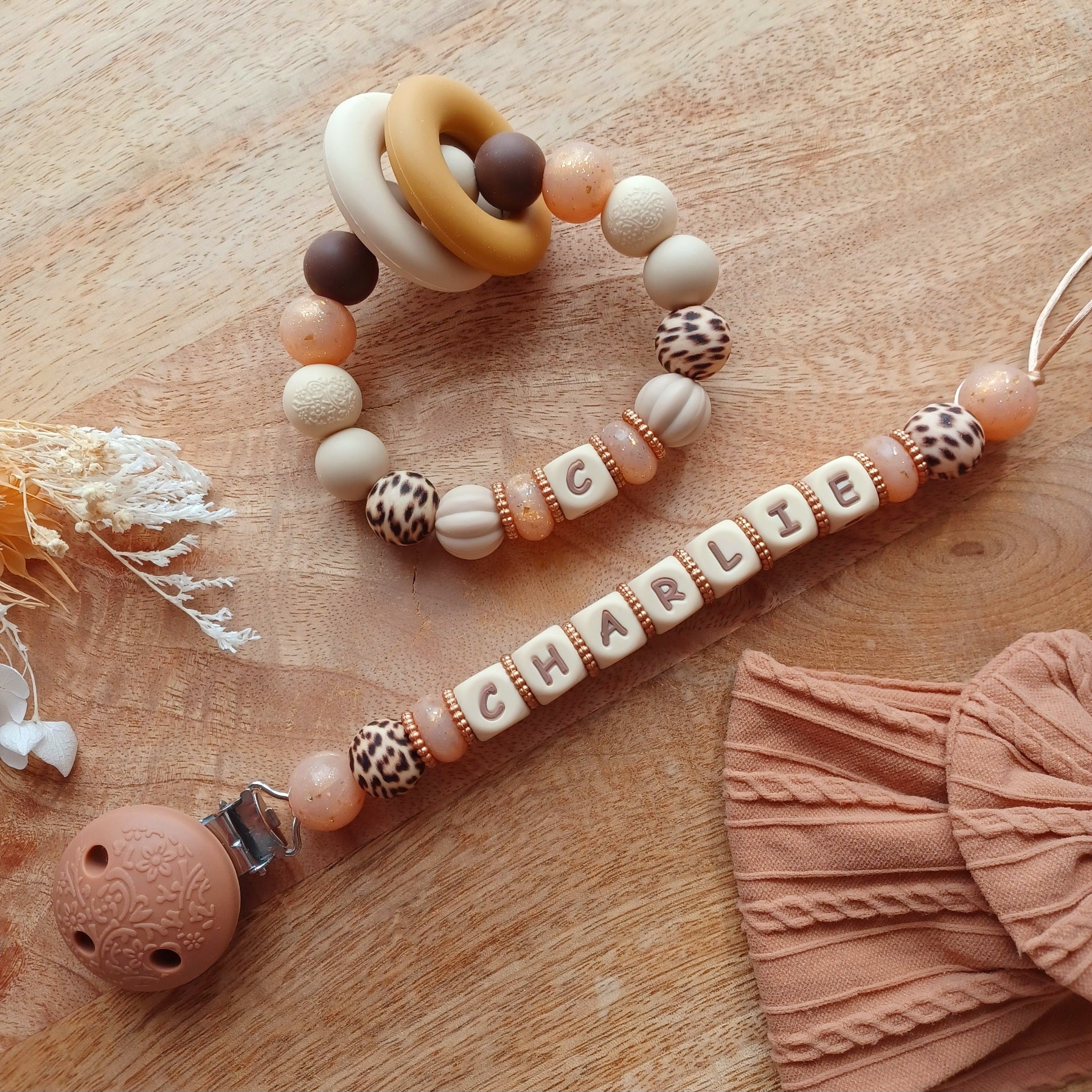 Attache tétine silicone, Léopard, paillettes, Choco. Charlie