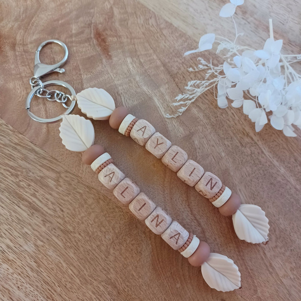 Porte-clés personnalisés, en silicone et bois. Cadeau nouveaux parents, tonton, mamie, papi, tata.