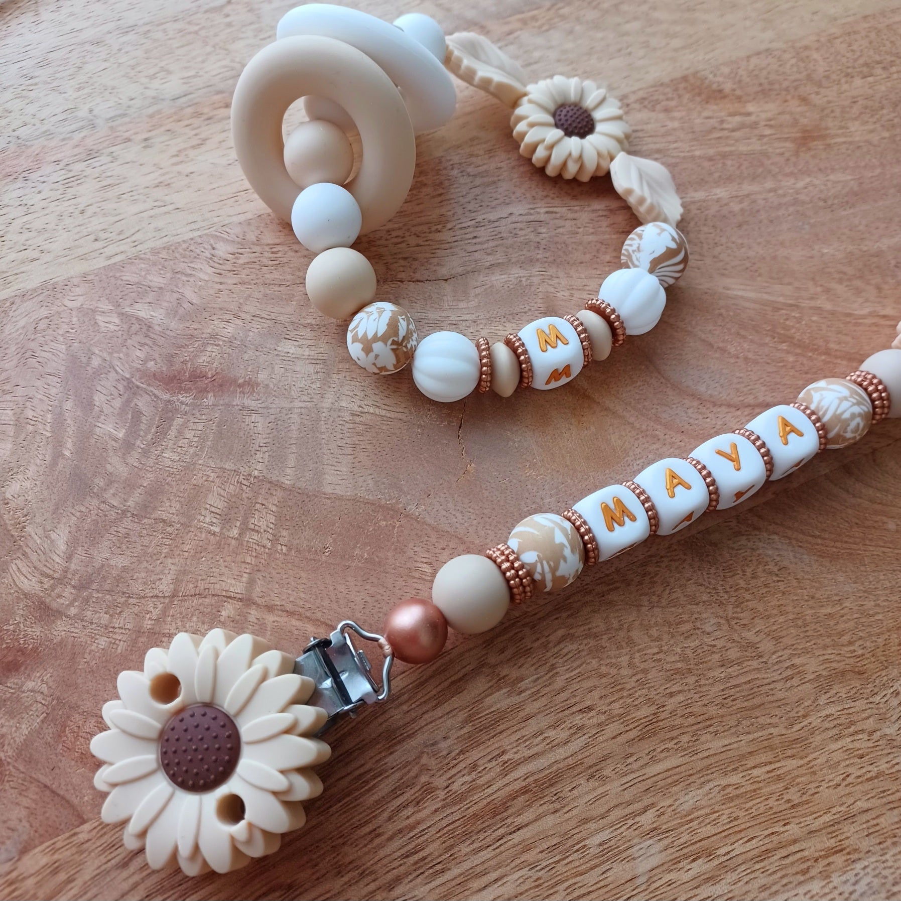 Attache tétine silicone perles imprimées, cadeau naissance, Marguerite crème-blanc