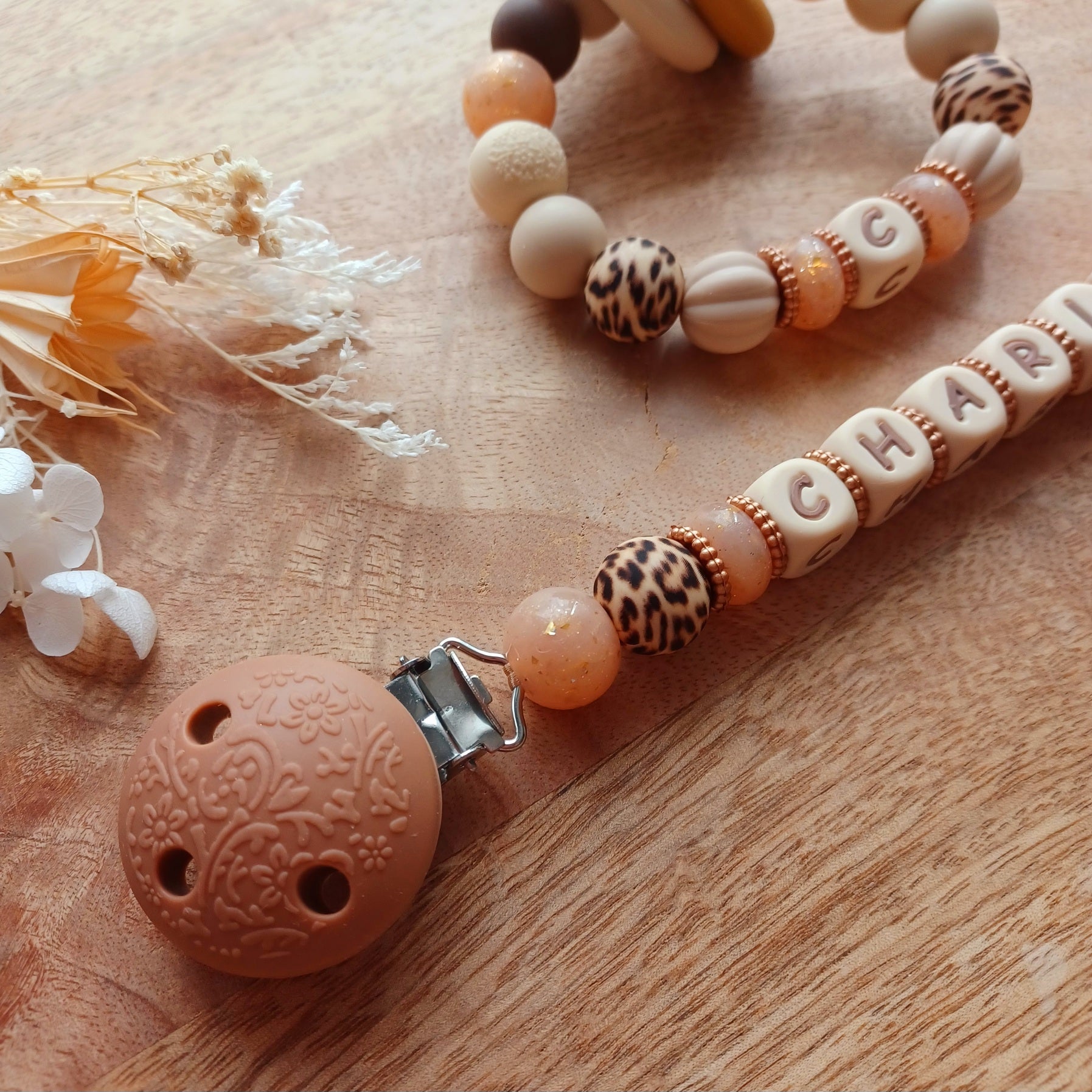 Attache tétine silicone, Léopard, paillettes, Choco. Charlie