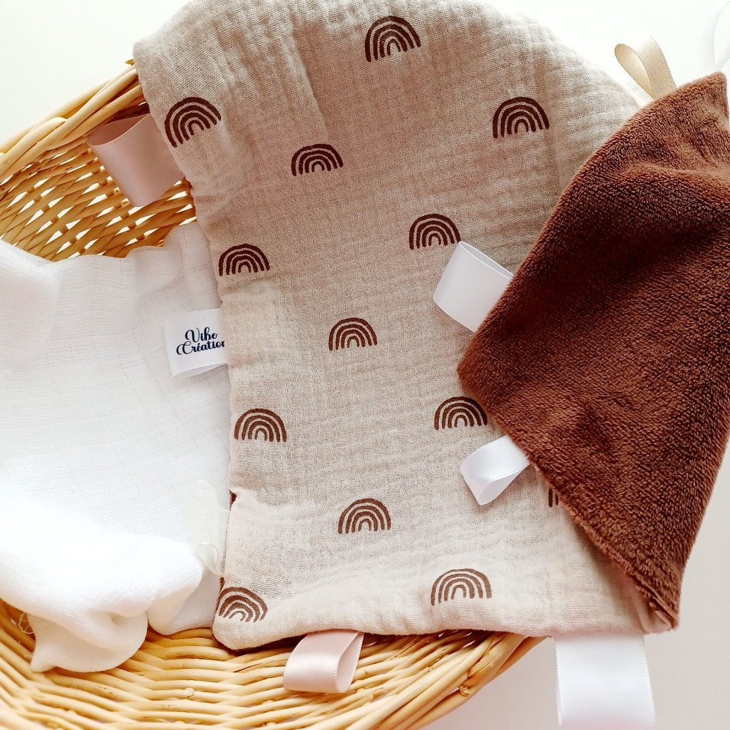 Doudou sensoriel etiquettes, fait main en gaze de coton pour bébés, enfants et adultes. 