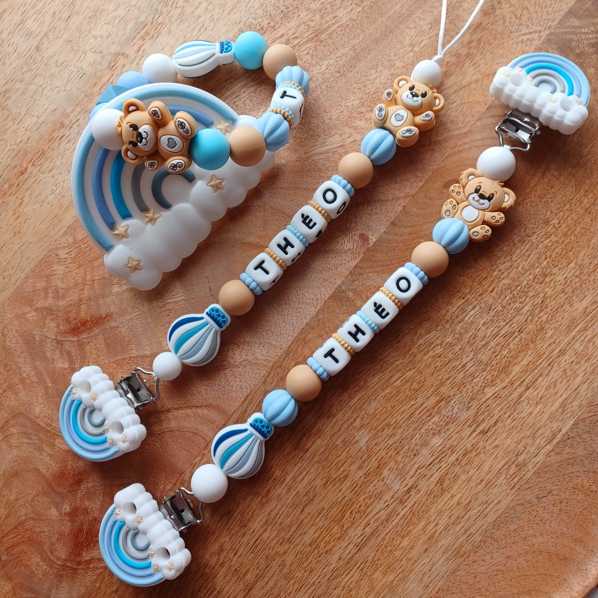 Attache doudou silicone perles imprimées, cadeau naissance, Arc en Ciel Bleu Ours Beige