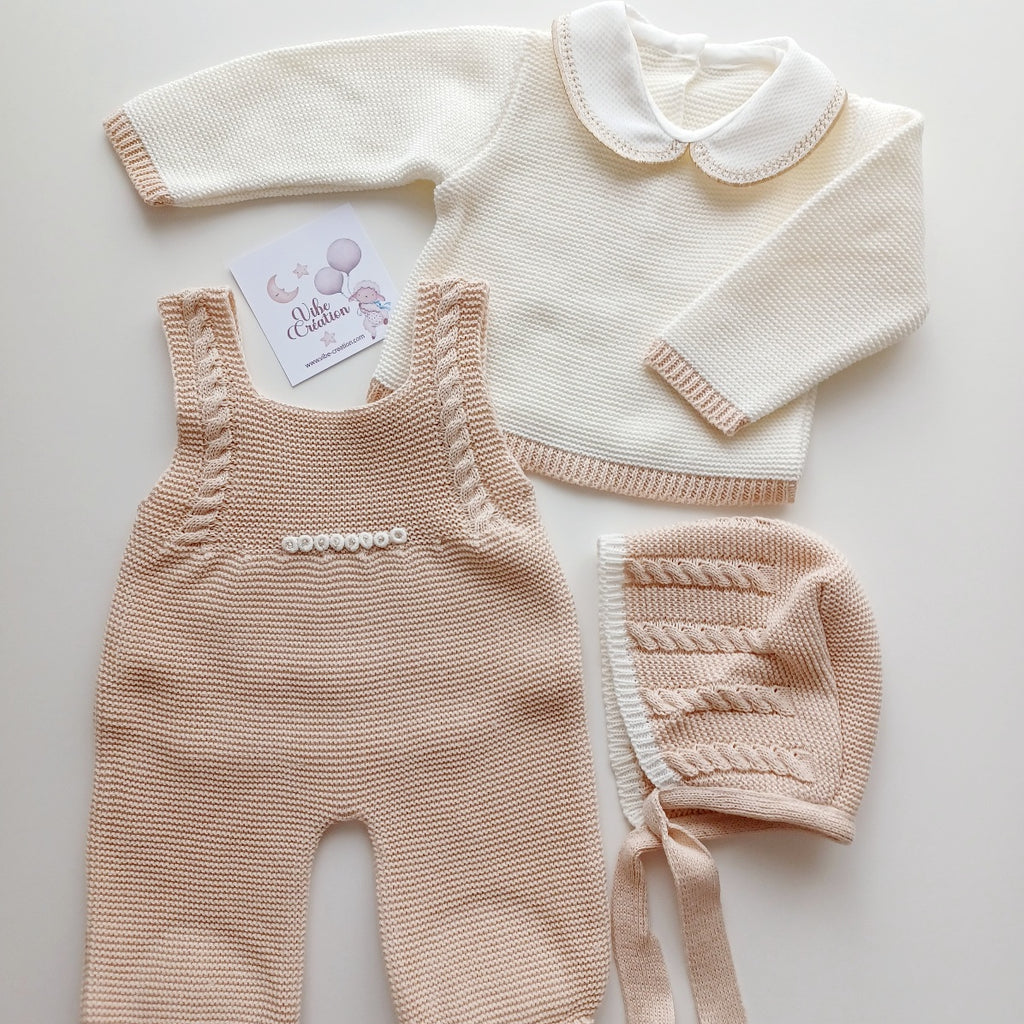 Ensemble Personnalisable salopette longue, pull et bonnet en maille pour bébé. Tony, Beige-Crème