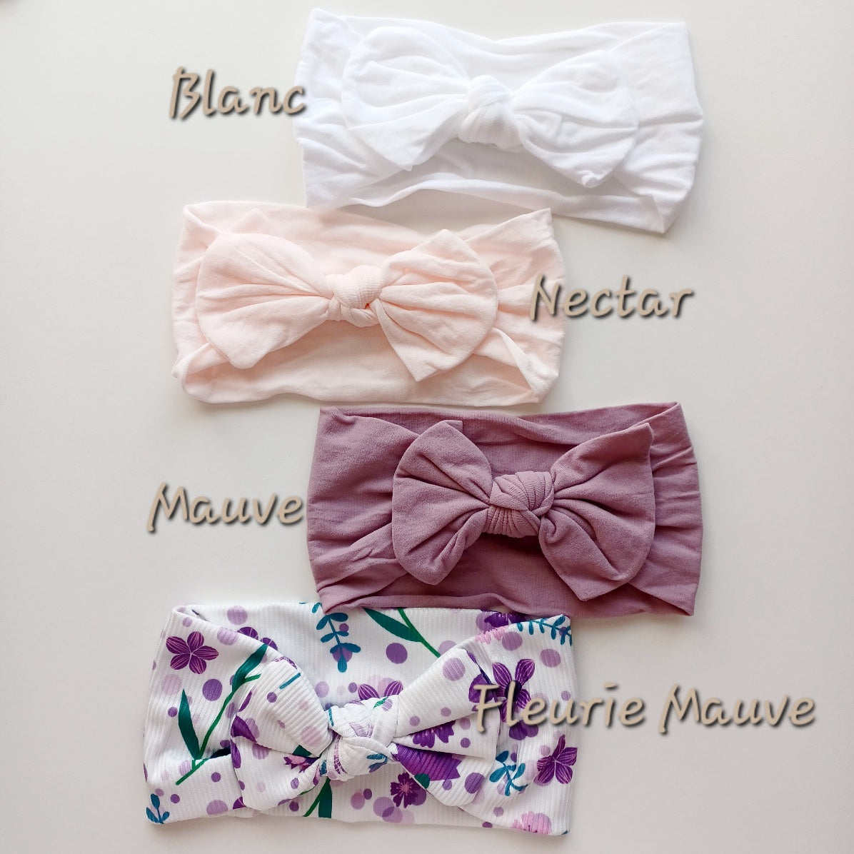 Bandeau bébé fille avec nœud – Doux, extensible et confortable (Blanc, Nectar, Mauve, Fleuri)