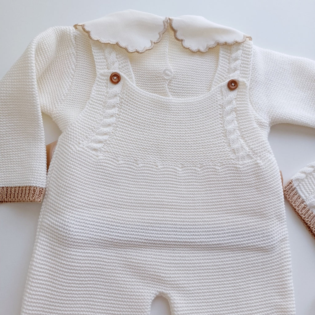 Ensemble Personnalisable salopette longue, pull et bonnet en maille pour bébé. Rose Ivoire-Camel