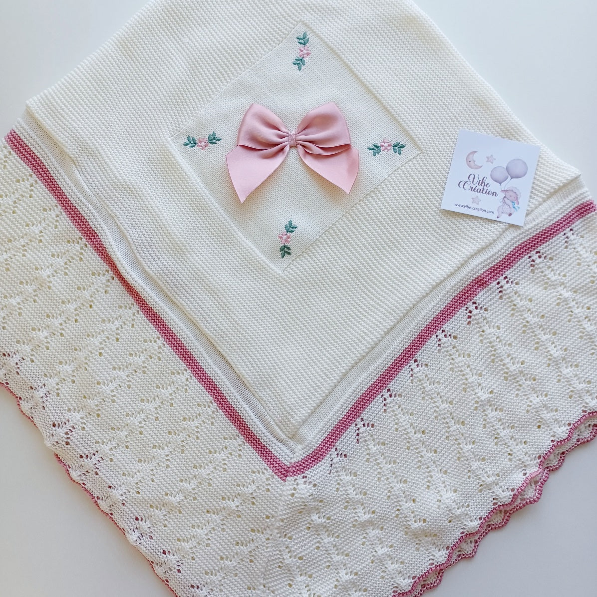 Couverture bébé tricot coton, personnalisable. Modèle Rose, Couleur Ivoire-Rose Poudré