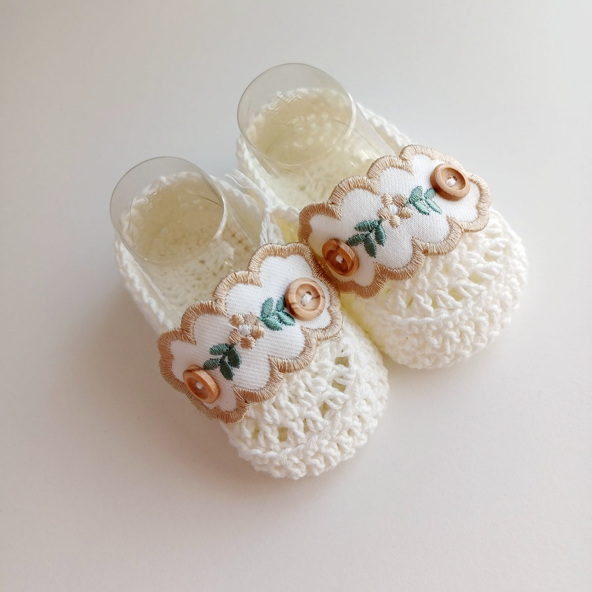 Paire de Chaussons maille tricotée pour bébé, modèle Rose Ivoire-Camel