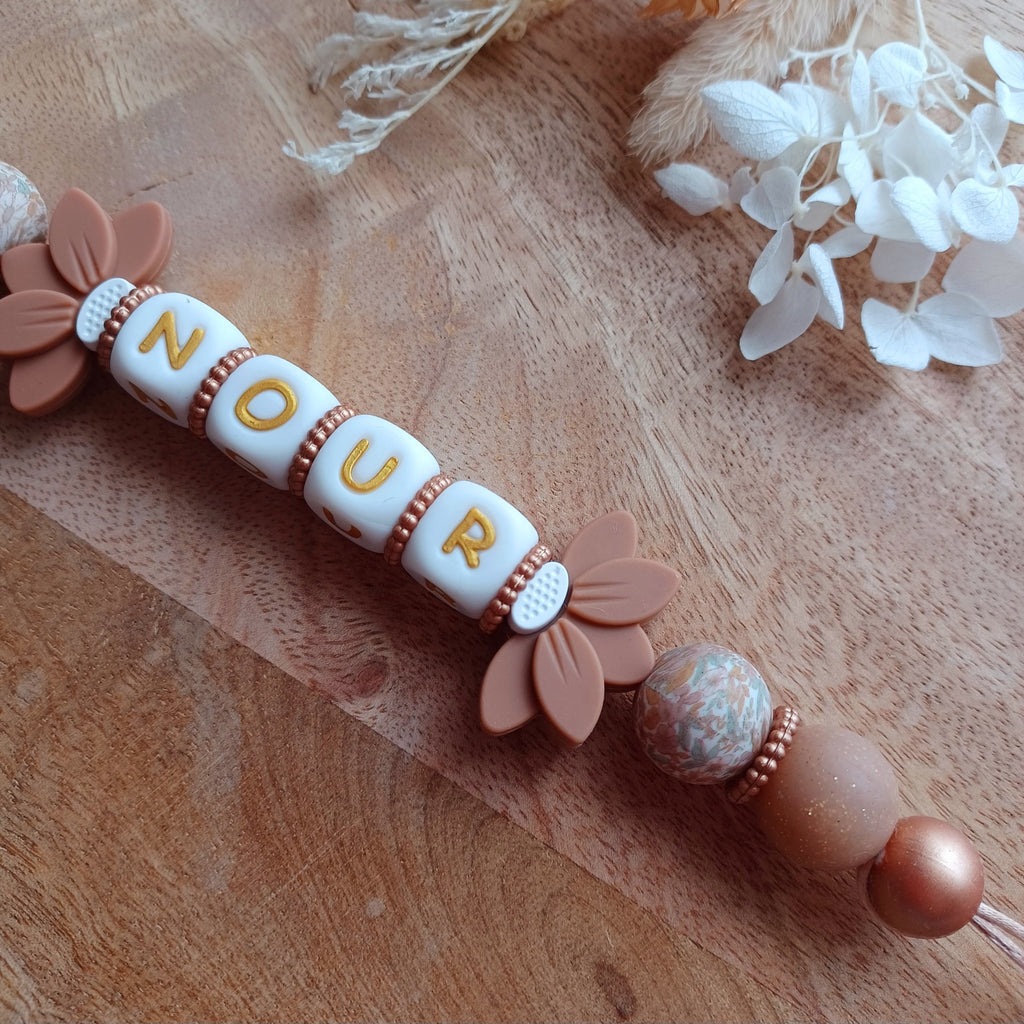 Attache tétine silicone, Coeur crème-chocolat. Nour