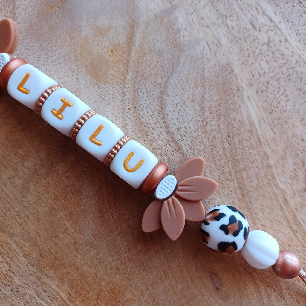 Attache tétine silicone personnalisable, perles imprimées léopard, cadeau naissance. Lilu