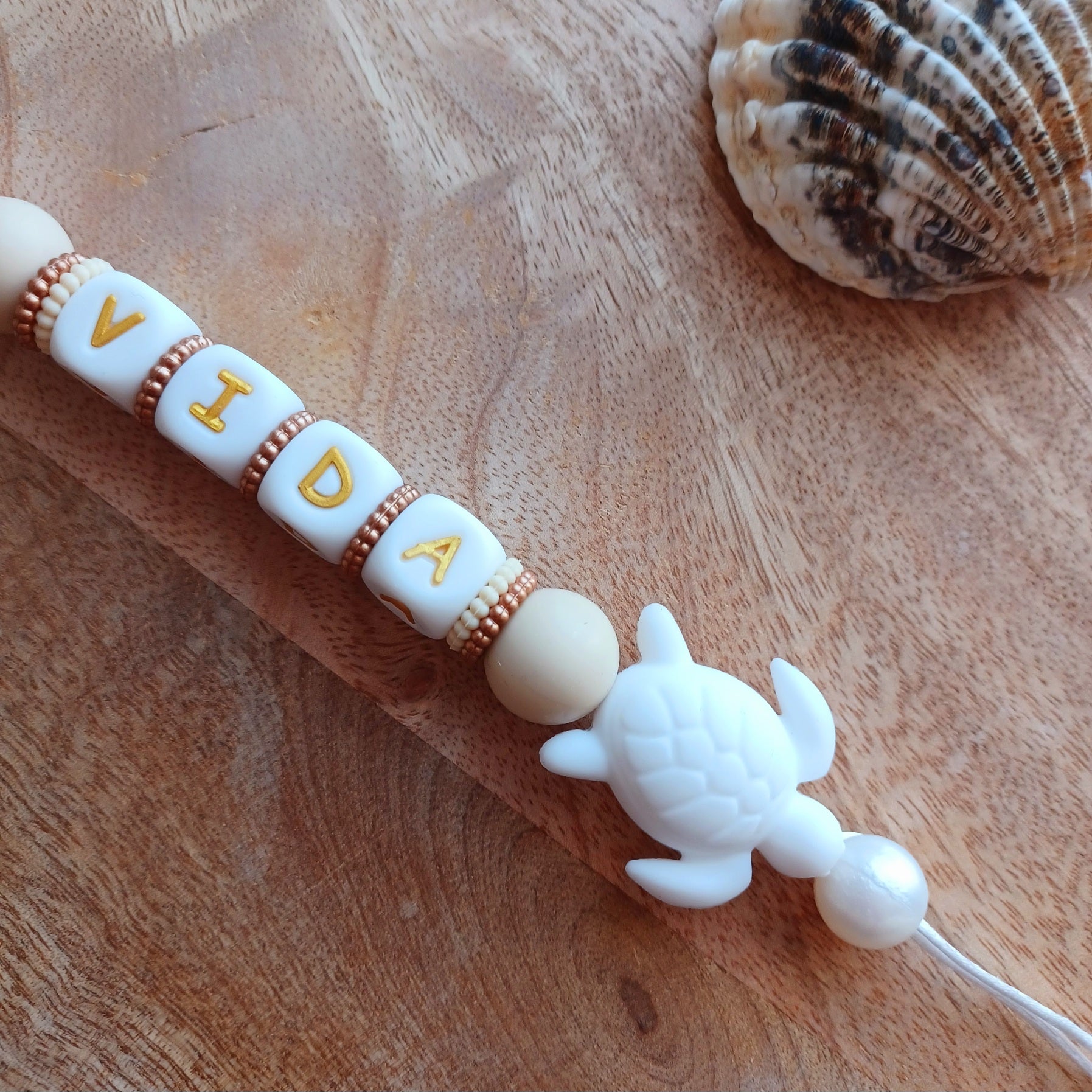 Attache tétine silicone, Tortue, coquillage, blanc, beige