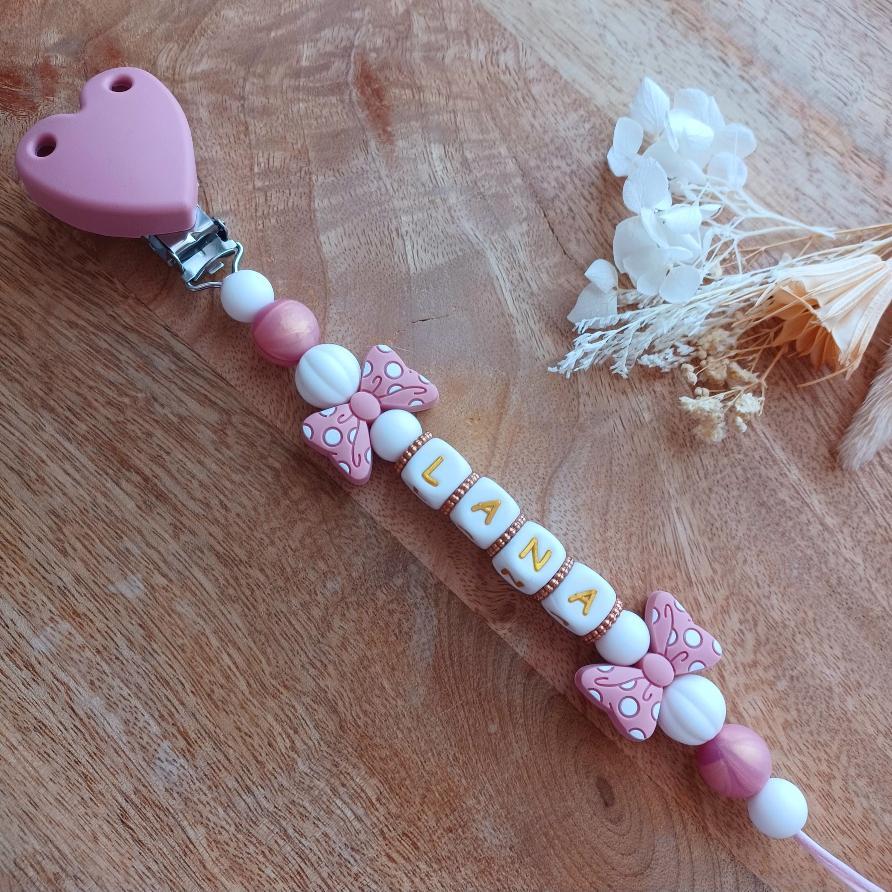 Attache tétine silicone, Nœud papillon, cœur.