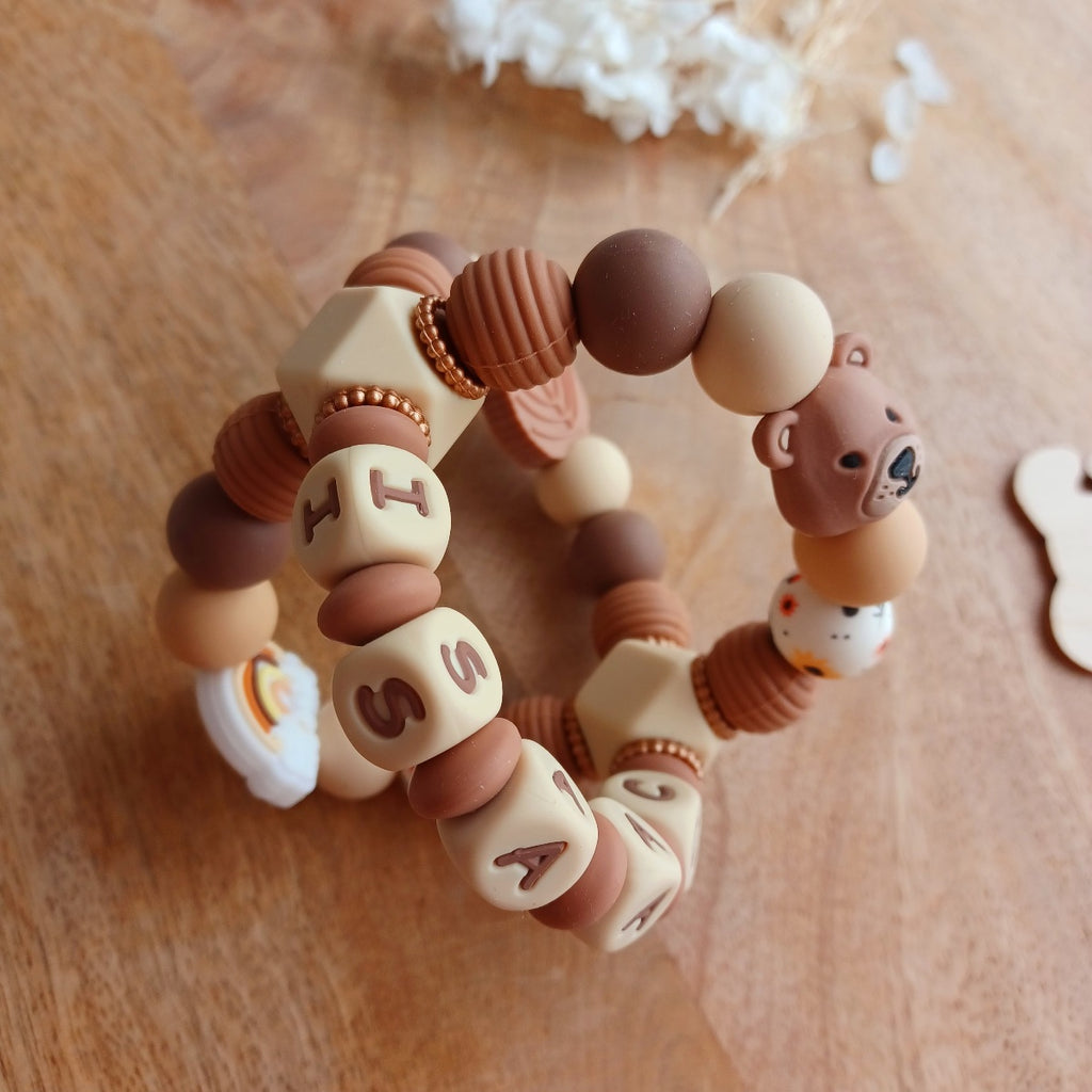 Anneau de Dentition Personnalisé Ours – Hochet Bébé en Silicone Alimentaire avec Prénom 🧸🤎. Anneau circulaire Isaac