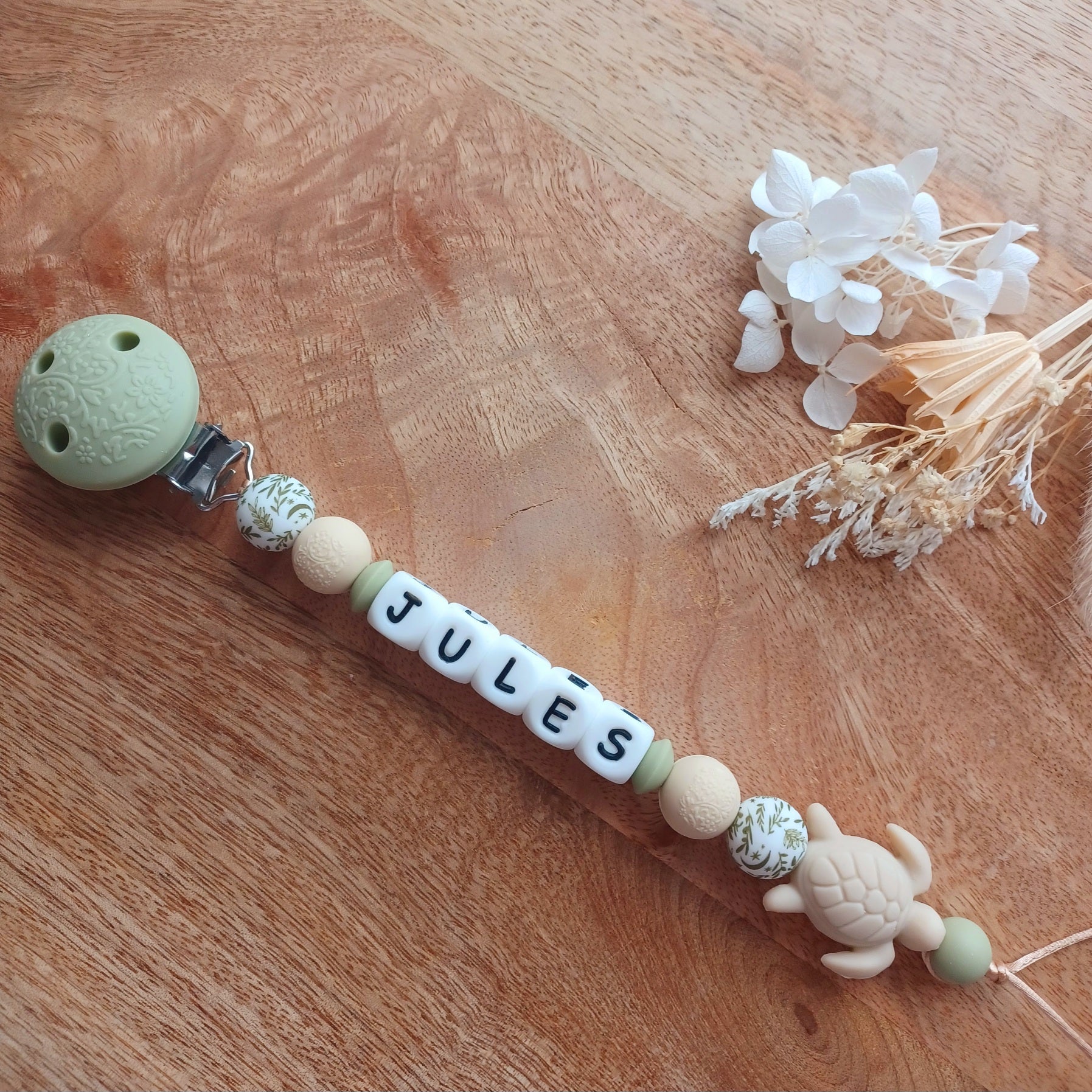 Attache tétine silicone, Tortue, perles imprimées, vert sauge, beige
