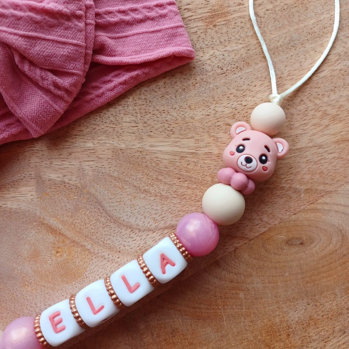 Attache-Tétine Personnalisée Prénom Bébé Rose avec Ourson en Silicone. Ella