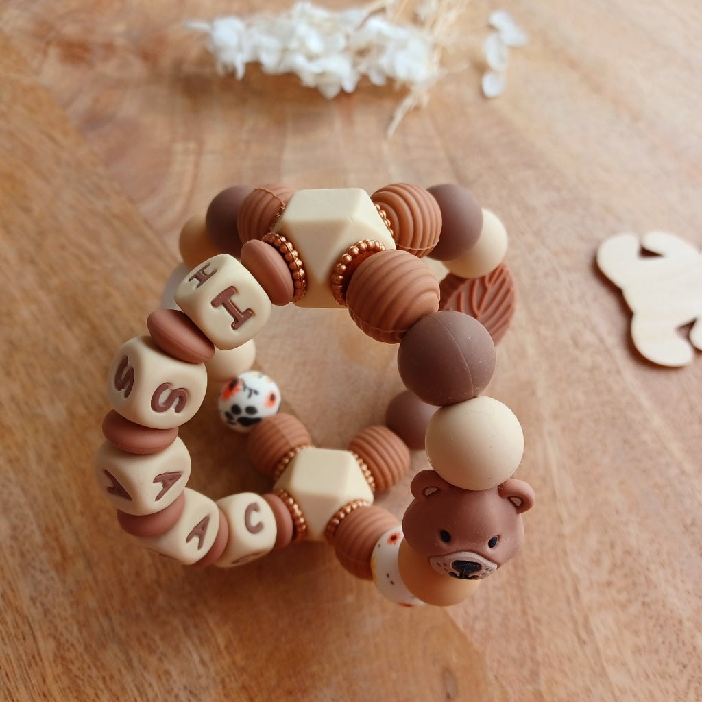 Anneau de Dentition Personnalisé Ours – Hochet Bébé en Silicone Alimentaire avec Prénom 🧸🤎. Anneau circulaire Isaac