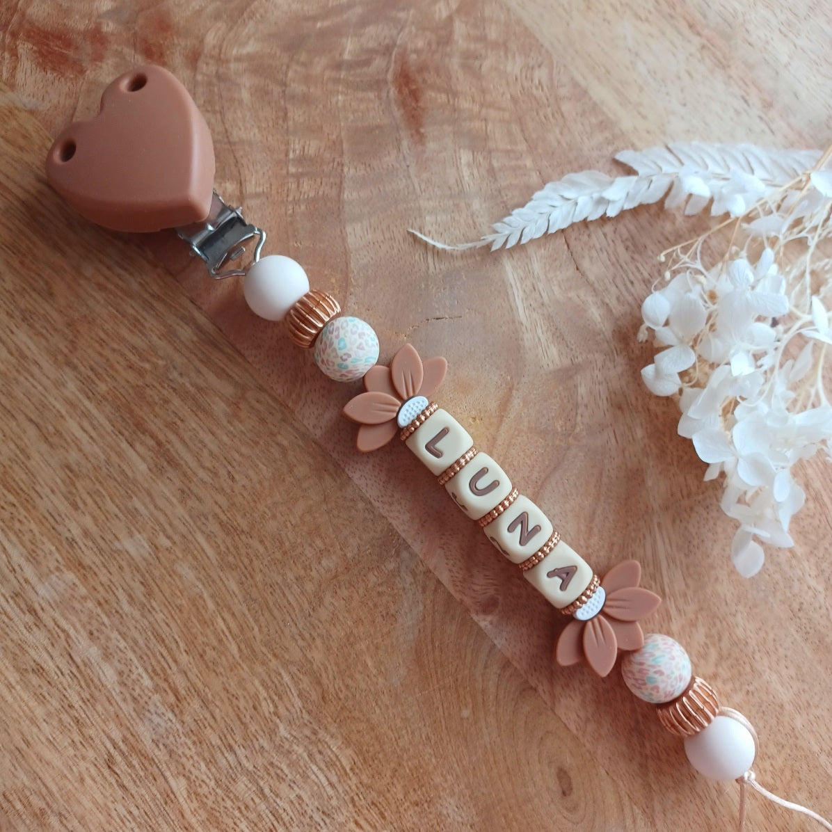 Attache tétine silicone, couleur choco beige crème. Luna