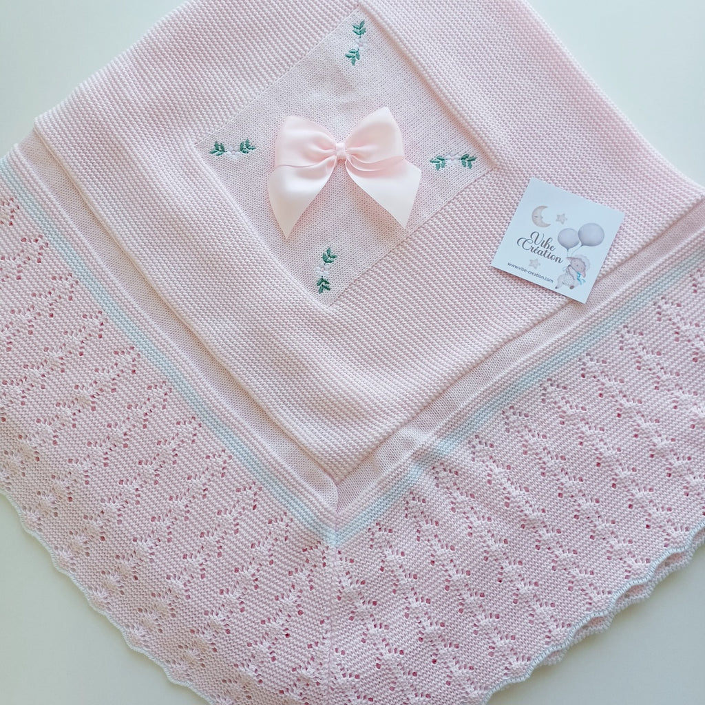 Couverture bébé tricot coton, personnalisable. Modèle Rose, Couleur Rose Bébé-Blanc