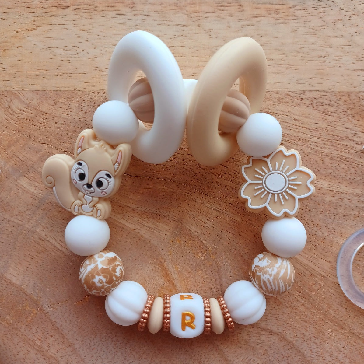 Attache-Tétine Personnalisé avec Anneau de Dentition Bohème en Silicone | Cadeau Naissance Bébé Prénom Personnalisé | Style Naturel Beige & Blanc. Rocio