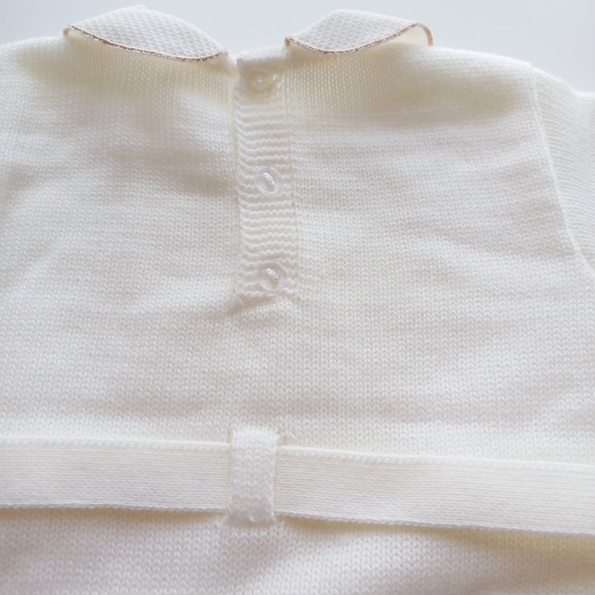 Ensemble Personnalisable grenouillère et bonnet en maille pour bébé. Adam, ivoire.