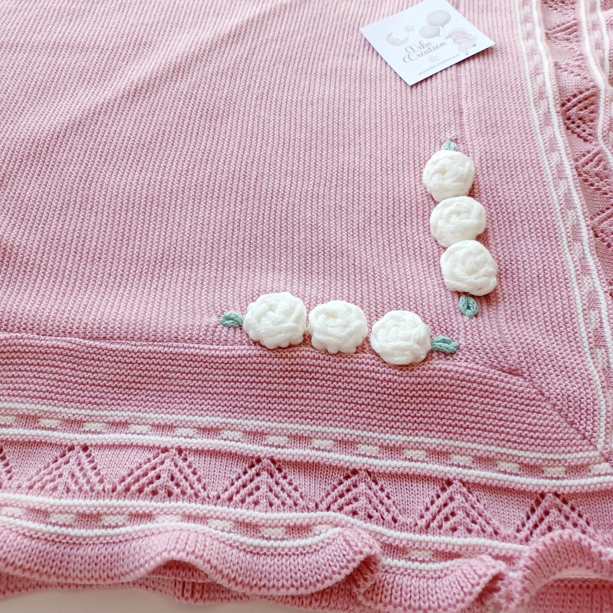 Couverture bébé tricot coton, personnalisable. Modèle Sarah, Couleur Rose Poudré