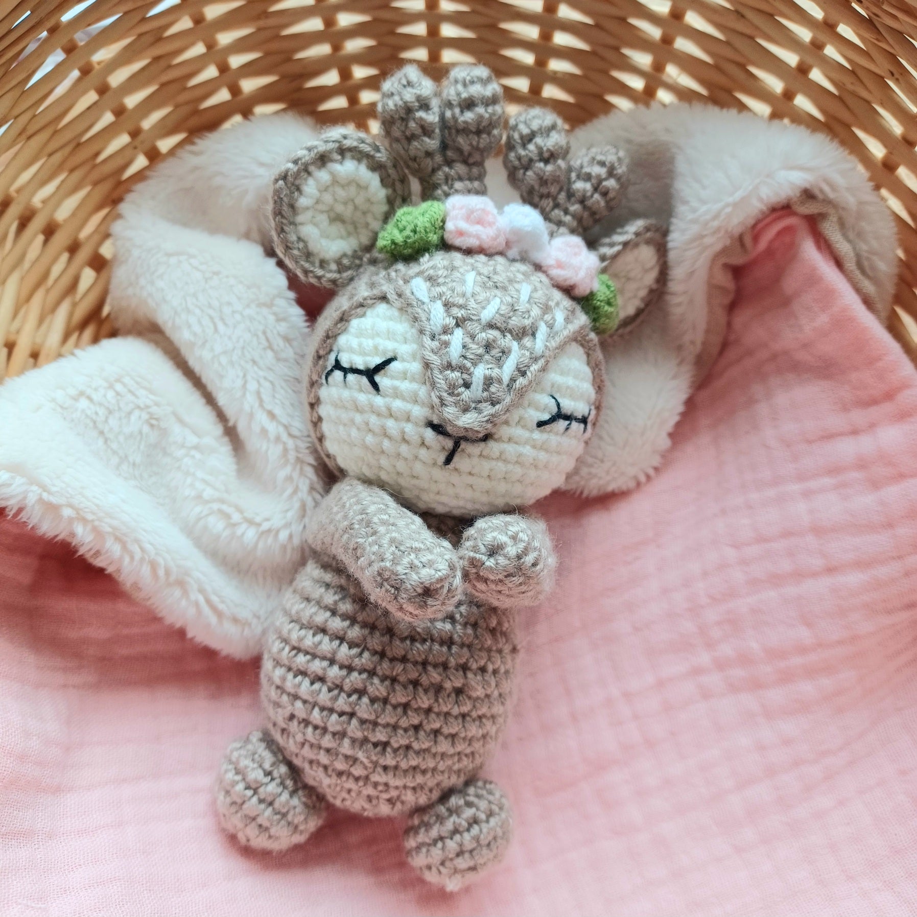 Doudou bébé tricot, Bichette Personnalisé, Prénom brodé, Idée Cadeau Naissance.