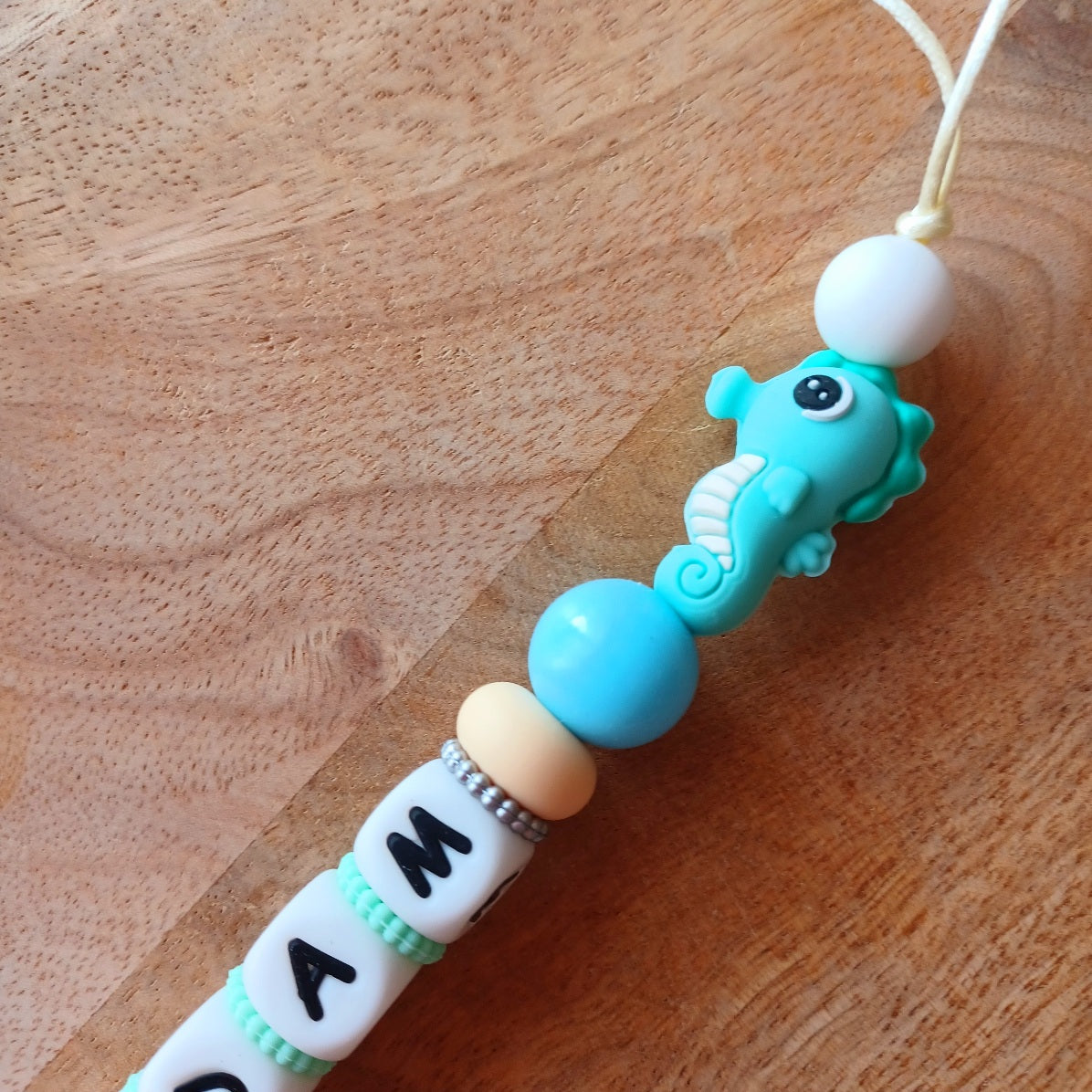Attache Tétine, Anneau de Dentition Personnalisés Coquillage Menthe – Silicone Alimentaire Bébé | Cadeau de Naissance. Adam