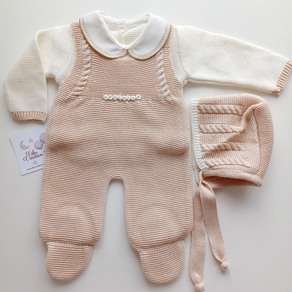 Ensemble Personnalisable salopette longue, pull et bonnet en maille pour bébé. Tony, Beige-Crème