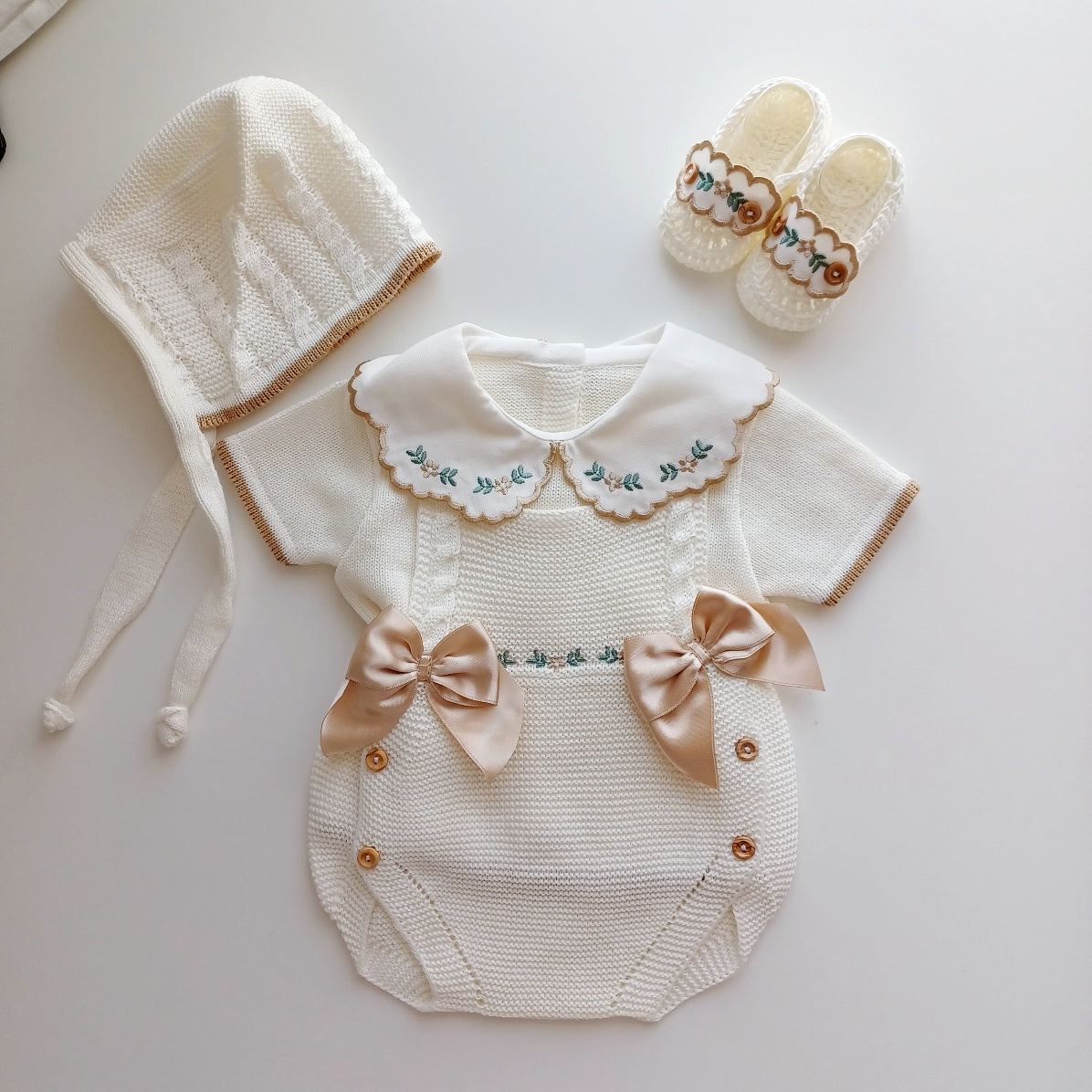 Paire de Chaussons maille tricotée pour bébé, modèle Rose Ivoire-Camel