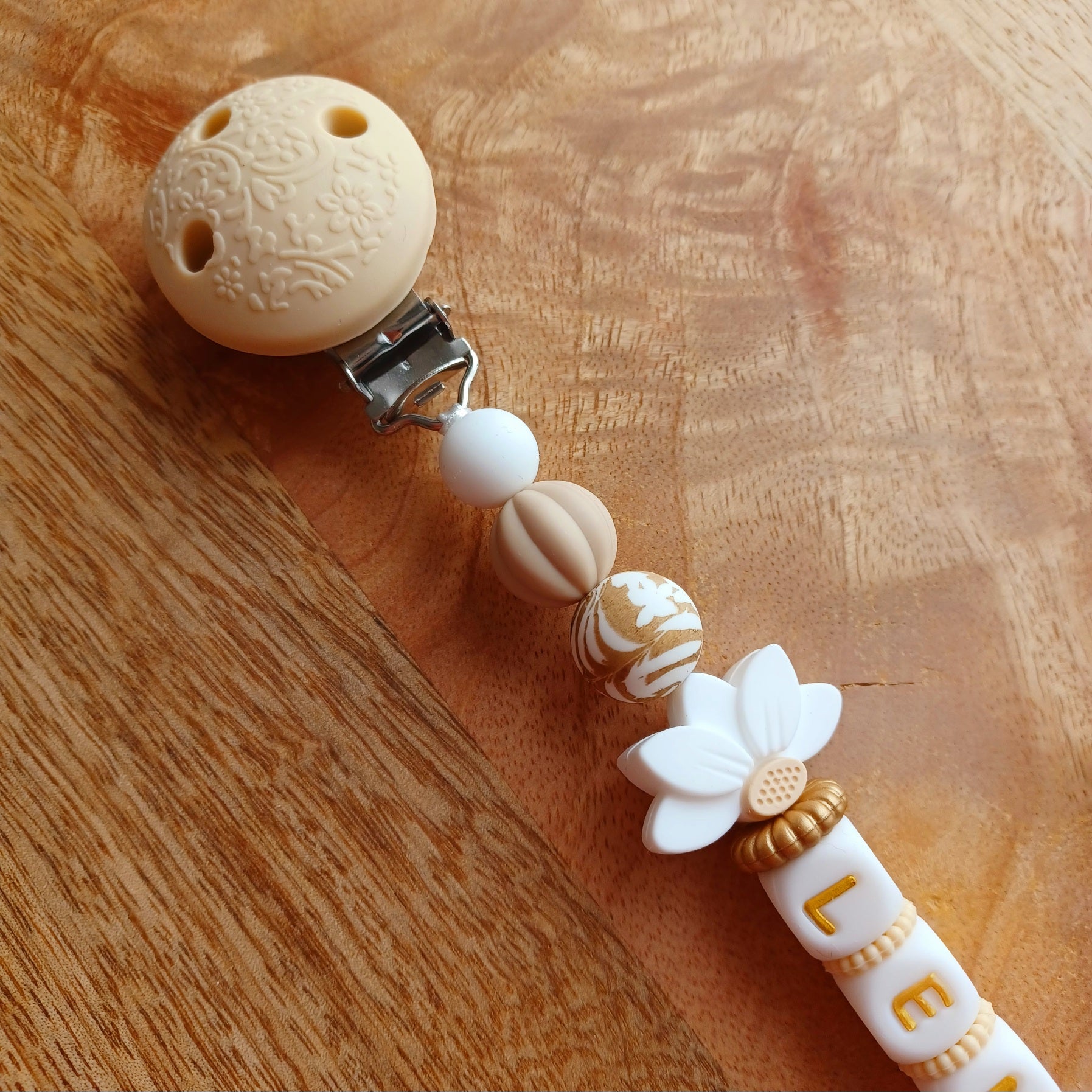 Attache tétine silicone, lotus, caramel
