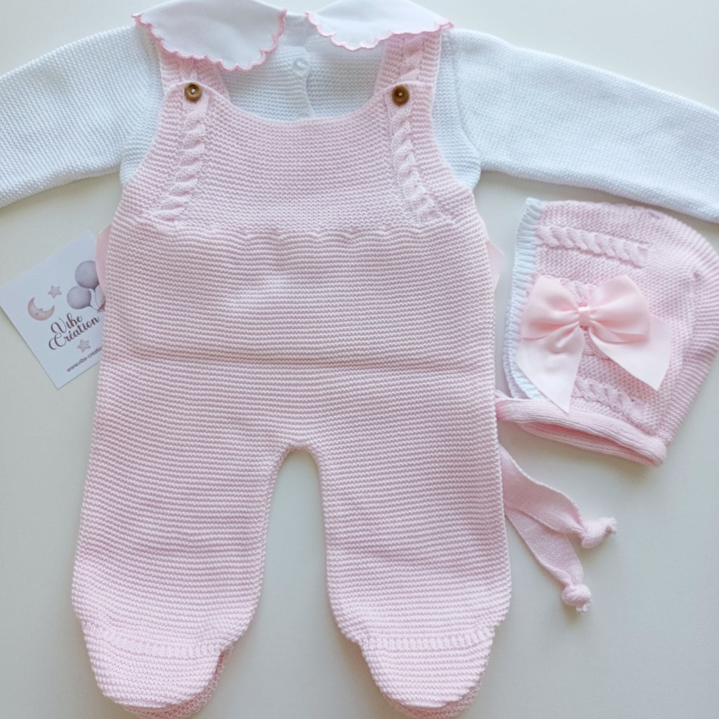 Ensemble Personnalisable salopette longue, pull et bonnet en maille pour bébé. Modèle Rose , Rose-blanc.